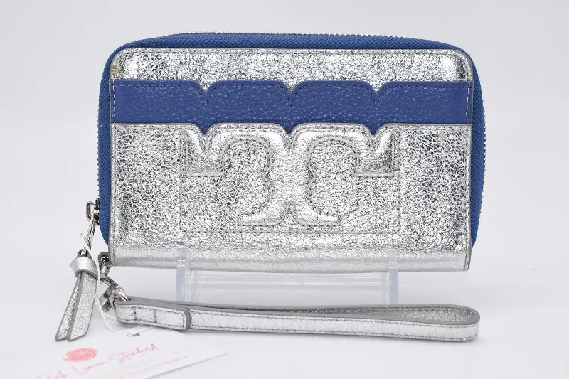 Tory Burch Scallop-T Metallic Wristlet in Marine Silver