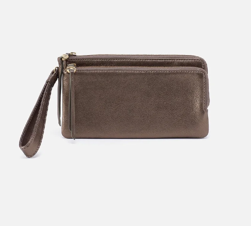 Dayton Wristlet | Pebbled Metallic Leather