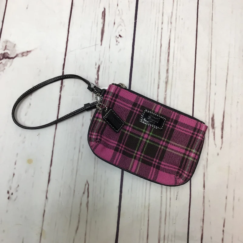 Wristlet By Coach  Size: S